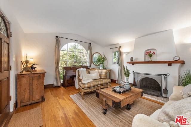 Santa Monica, CA 90405,832 CEDAR ST