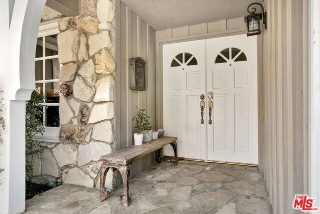 Malibu, CA 90265,30608 RAYO DEL SOL DR