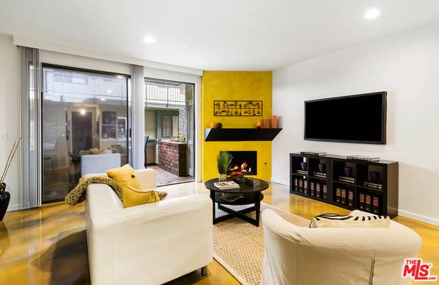 Santa Monica, CA 90405,2663 CENTINELA AVE #202