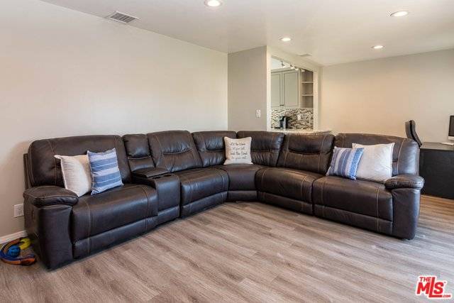 Compton, CA 90220,524 S CLYMAR AVE