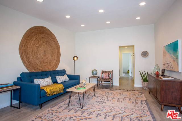 Inglewood, CA 90302,756 N INGLEWOOD AVE #20