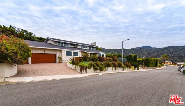 Pacific Palisades, CA 90272,16661 CHARMEL LN