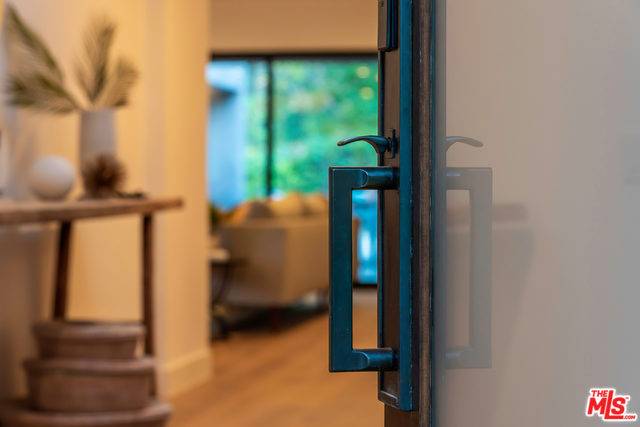 Encino, CA 91436,17004 ESCALON DR