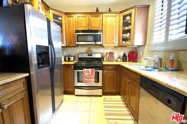 Sherman Oaks, CA 91403,4724 KESTER AVE #402