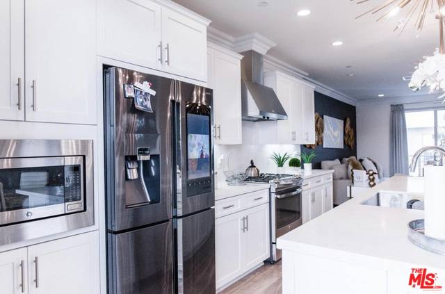 Northridge, CA 91324,19504 CARDIGAN DR