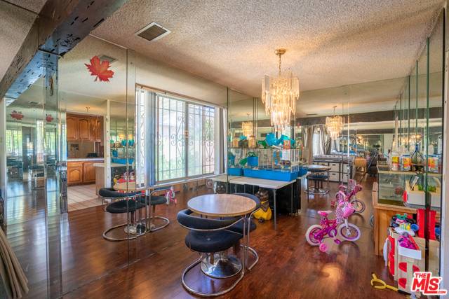 Carson, CA 90746,844 E MEADBROOK ST