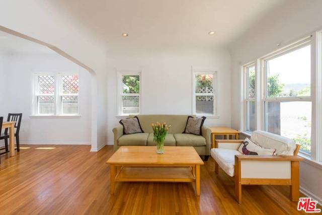 Glendale, CA 91203,332 BRENT PL