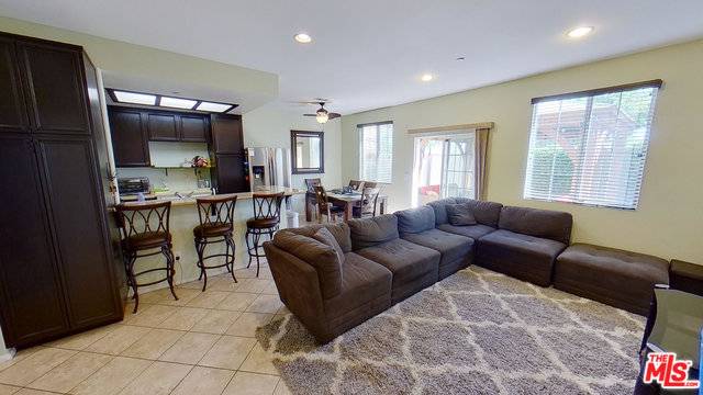 Sylmar, CA 91342,15151 FOOTHILL #15