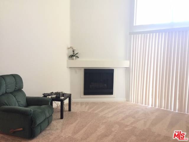 Woodland Hills, CA 91367,5525 CANOGA AVE #311