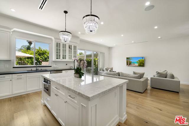 Encino, CA 91316,17545 Martha St