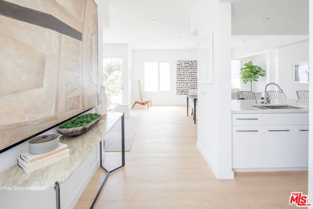 West Hollywood, CA 90048,507 N Orlando Ave #304