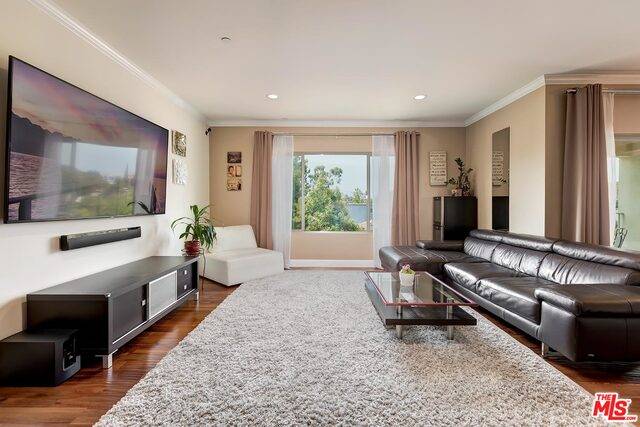 North Hollywood, CA 91602,10762 Camarillo St #5