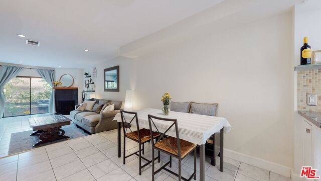 North Hollywood, CA 91601,10929 Morrison St #10