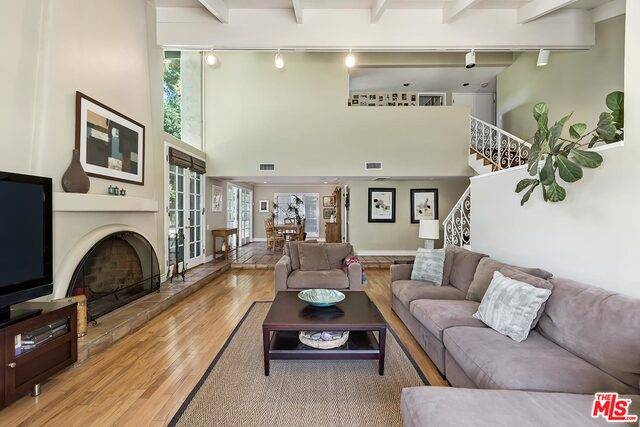 Encino, CA 91316,5150 Shoshone Ave