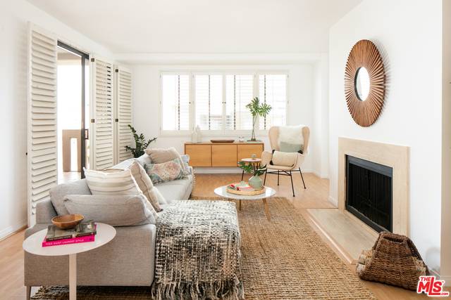 Santa Monica, CA 90403,1118 3rd ST #605