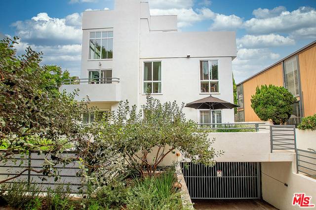 Santa Monica, CA 90403,1139 Yale St #3