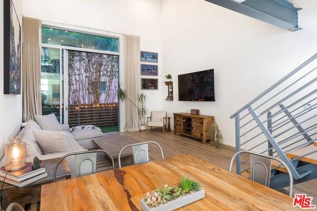 West Hollywood, CA 90046,1220 N Orange Grove Ave #2