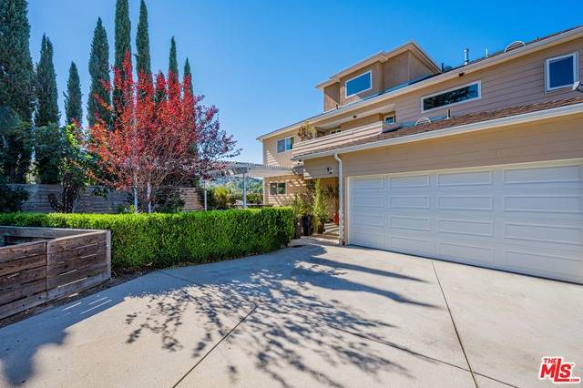 Woodland Hills, CA 91364,21460 Iglesia Dr