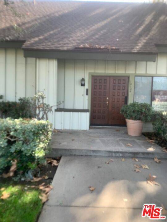 South Gate, CA 90280,10104 Karmont Ave