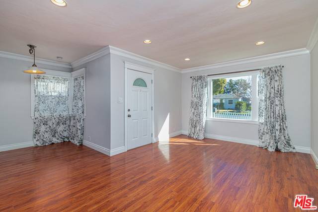 Burbank, CA 91505,1517 N Fairview St