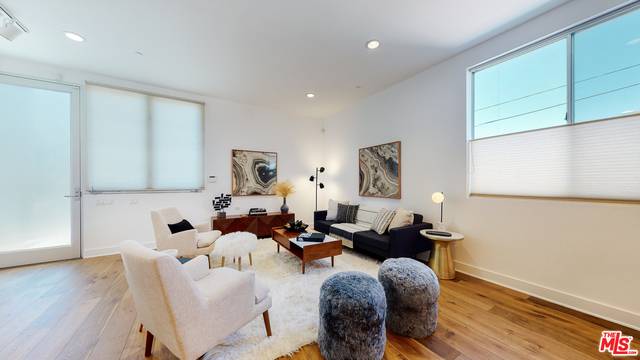 West Hollywood, CA 90048,616 N CROFT AVE #4