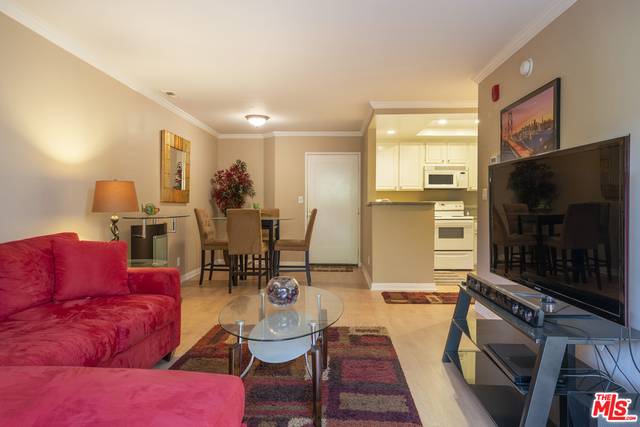 Woodland Hills, CA 91367,22100 Burbank Blvd #148