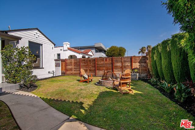 Los Angeles, CA 90034,2041 Preuss Rd