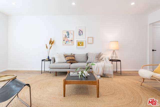 West Hollywood, CA 90048,536 N Orlando AVE #3