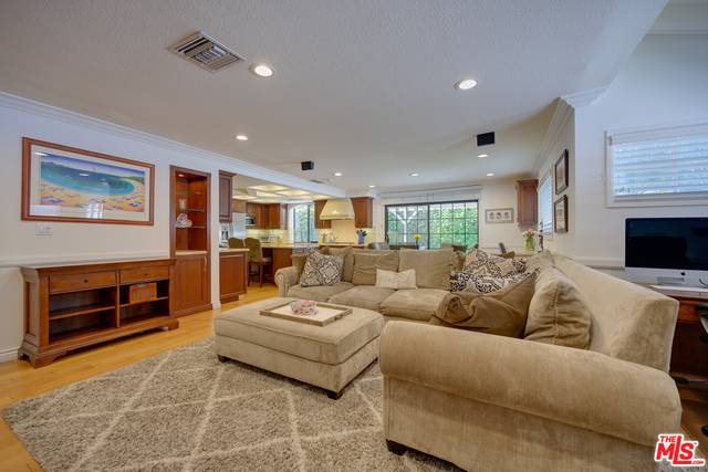 Woodland Hills, CA 91367,23327 Weller Pl