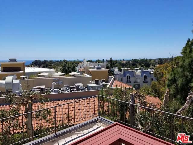 Pacific Palisades, CA 90272,1029 Via De La Paz #323