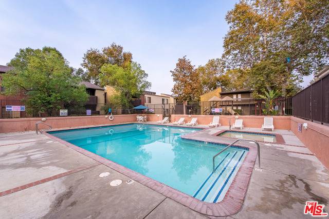 Tarzana, CA 91356,18350 Hatteras St #237