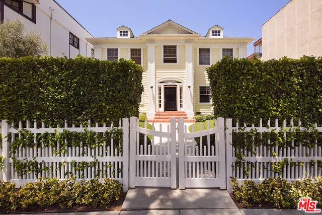 Santa Monica, CA 90403,435 MONTANA AVE #2Bed2Bath