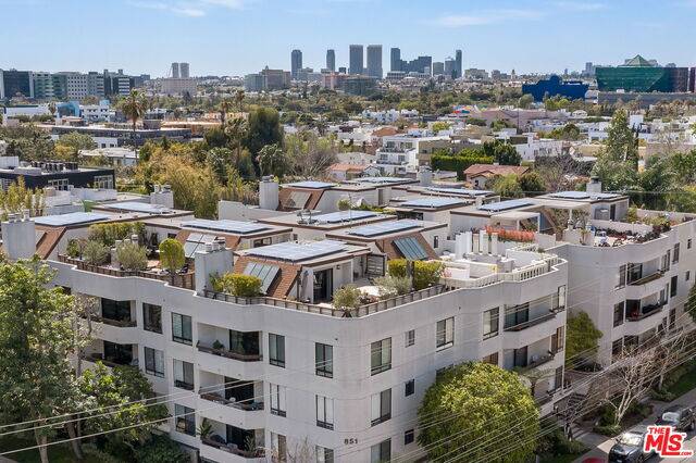 West Hollywood, CA 90069,851 N Kings Rd #PH 306