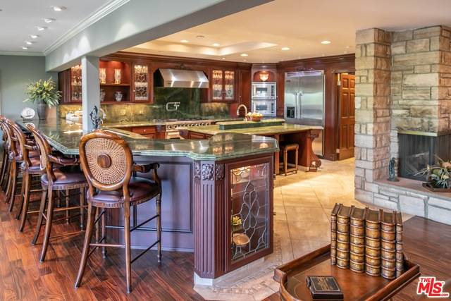 Woodland Hills, CA 91364,22232 Cass Ave