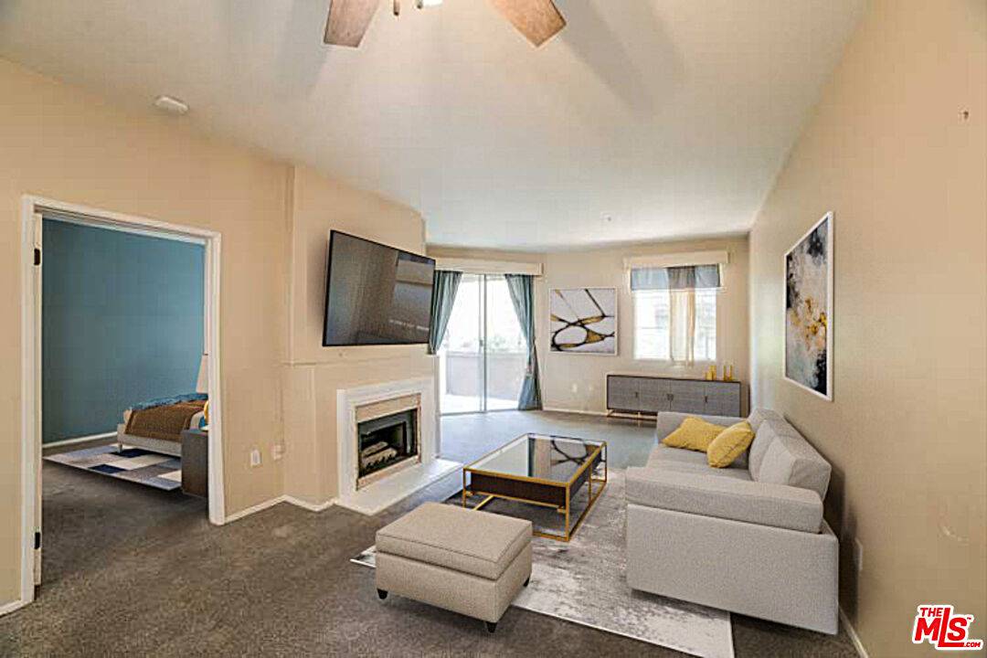 Tustin, CA 92782,2960 Champion Way #302