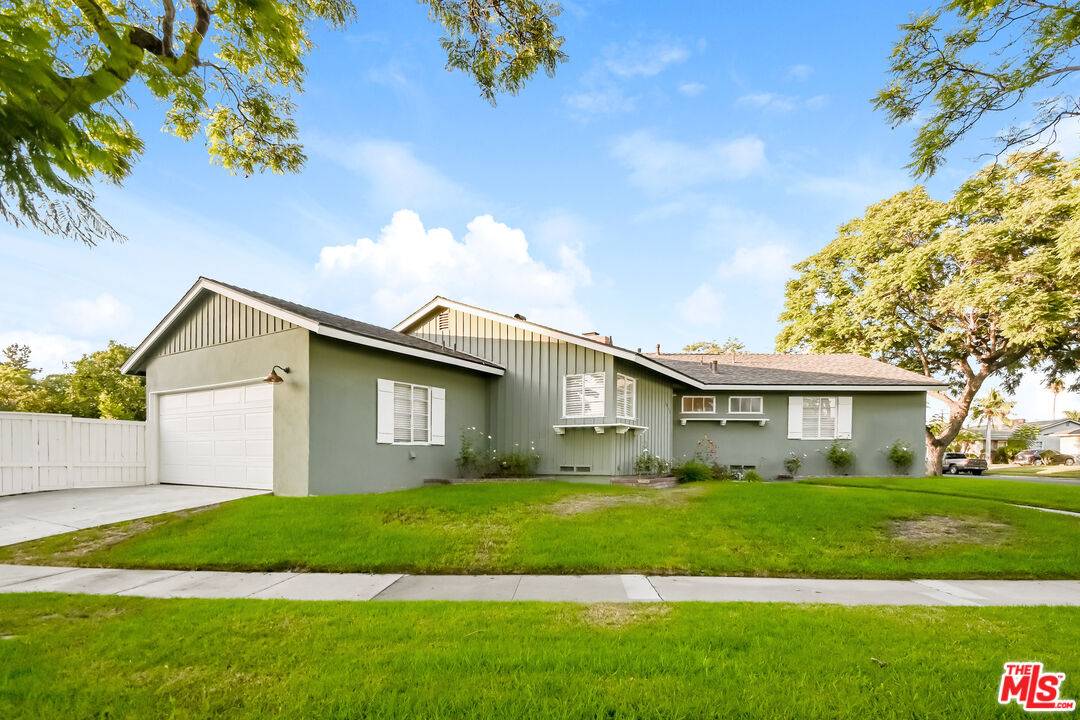 Santa Ana, CA 92706,1027 W Park Ln