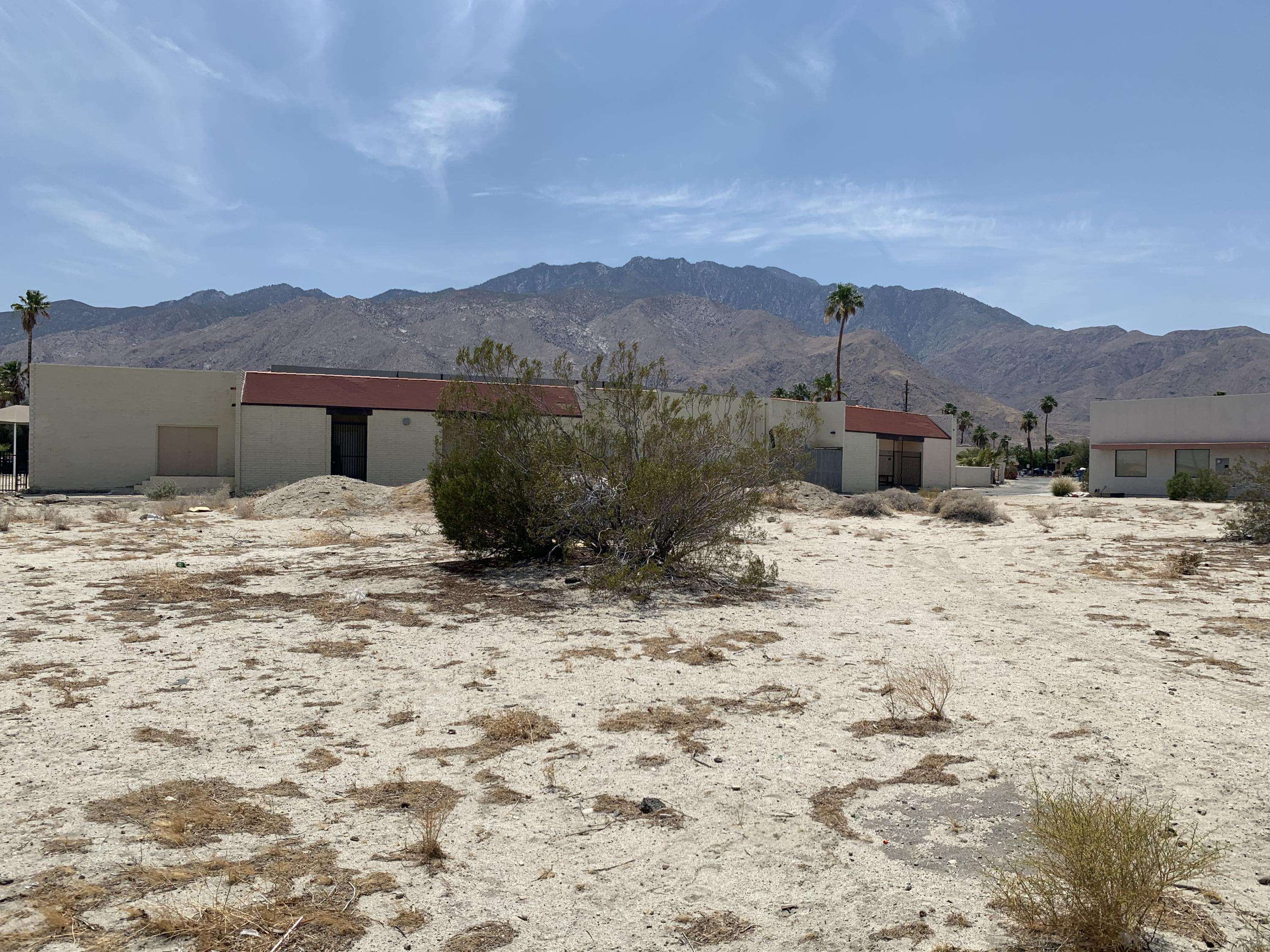 Palm Springs, CA 92262,0 Carriage LN