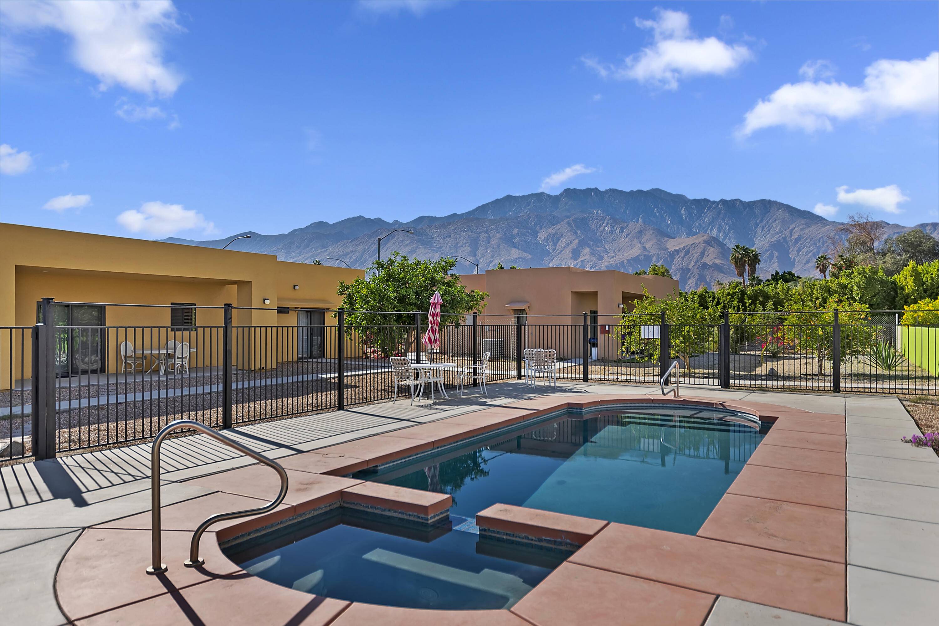 Palm Springs, CA 92262,2550 E Via Escuela