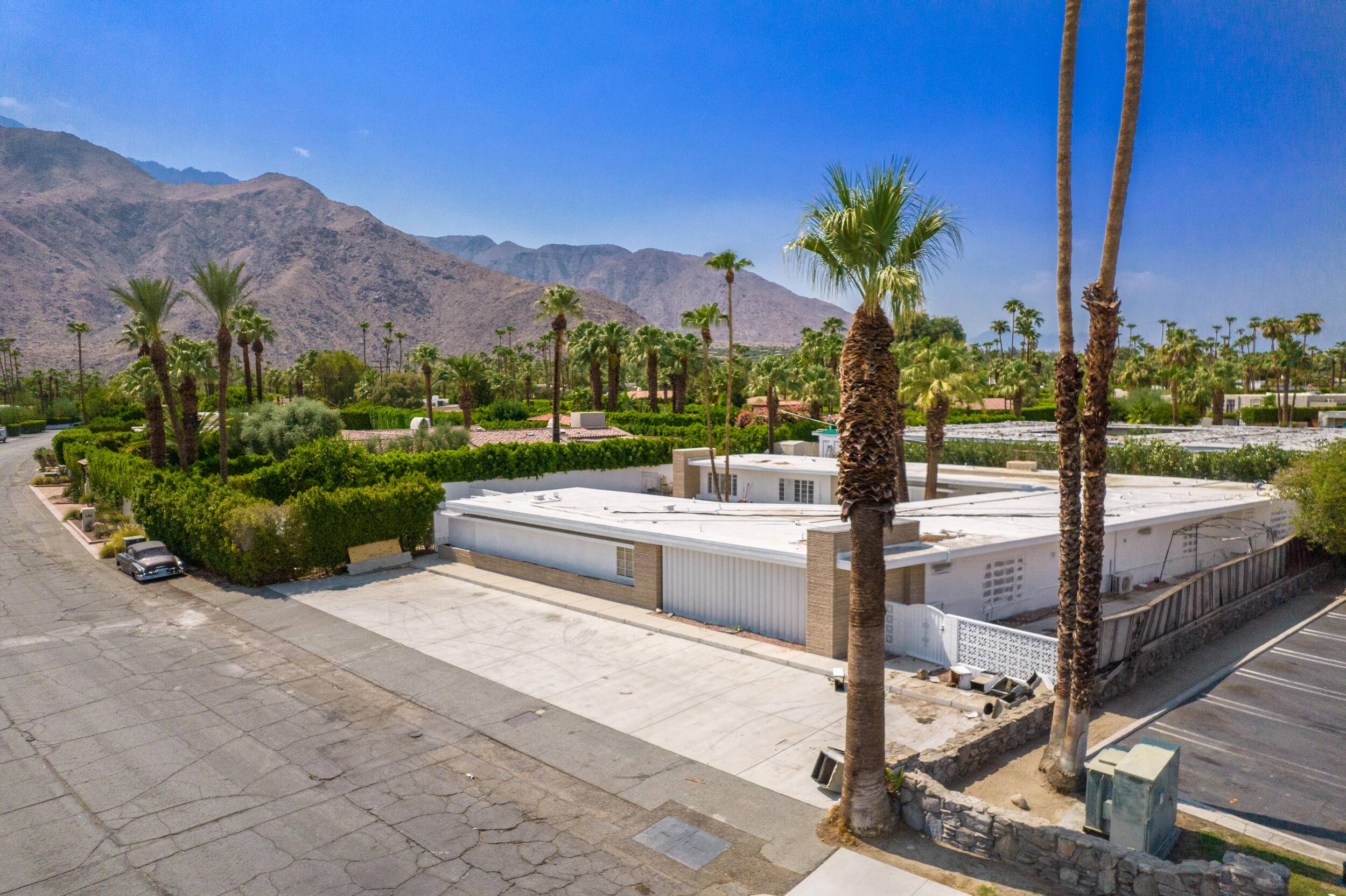 Palm Springs, CA 92262,120 W Vereda Sur