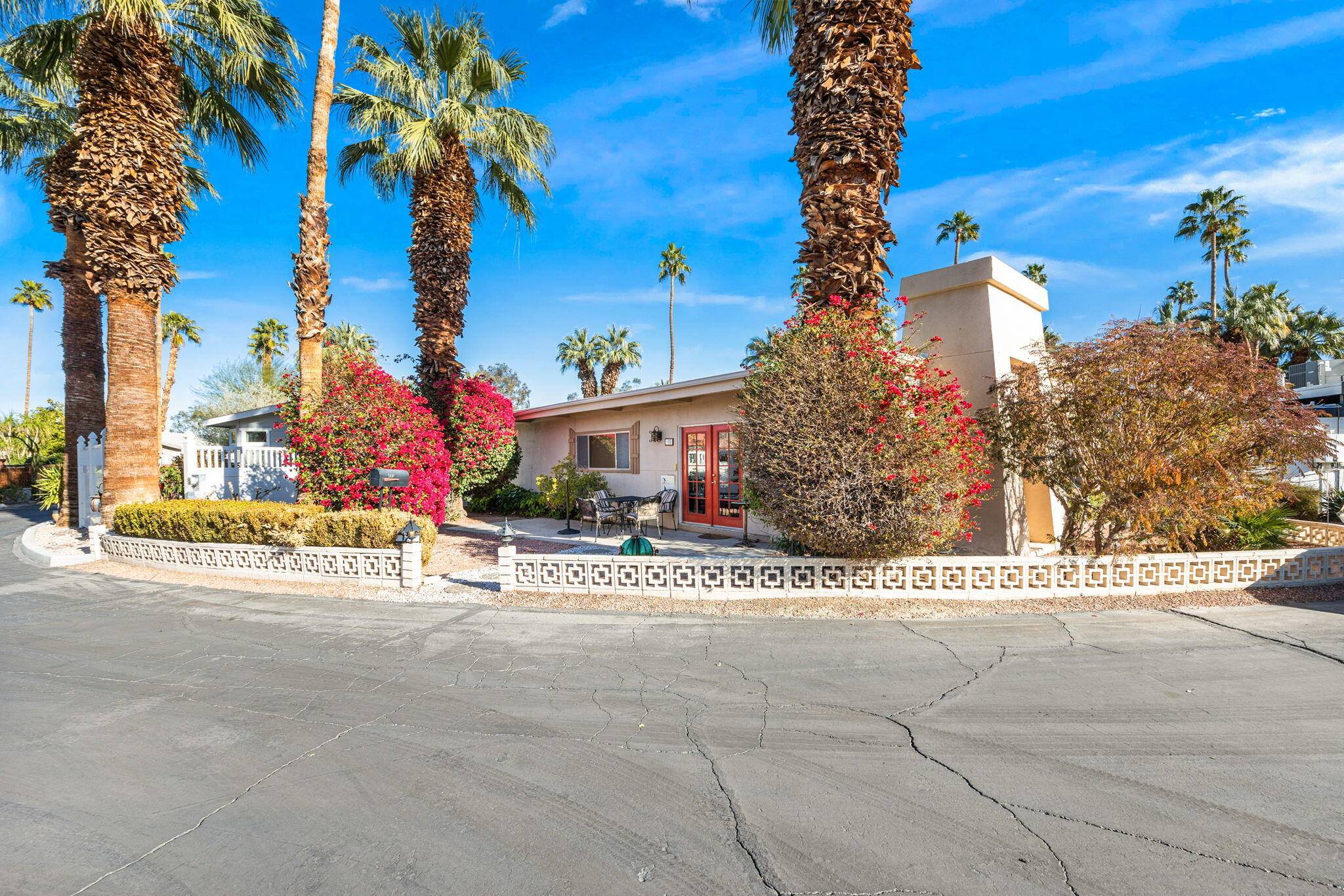 Rancho Mirage, CA 92270,70260 Highway 111 #121