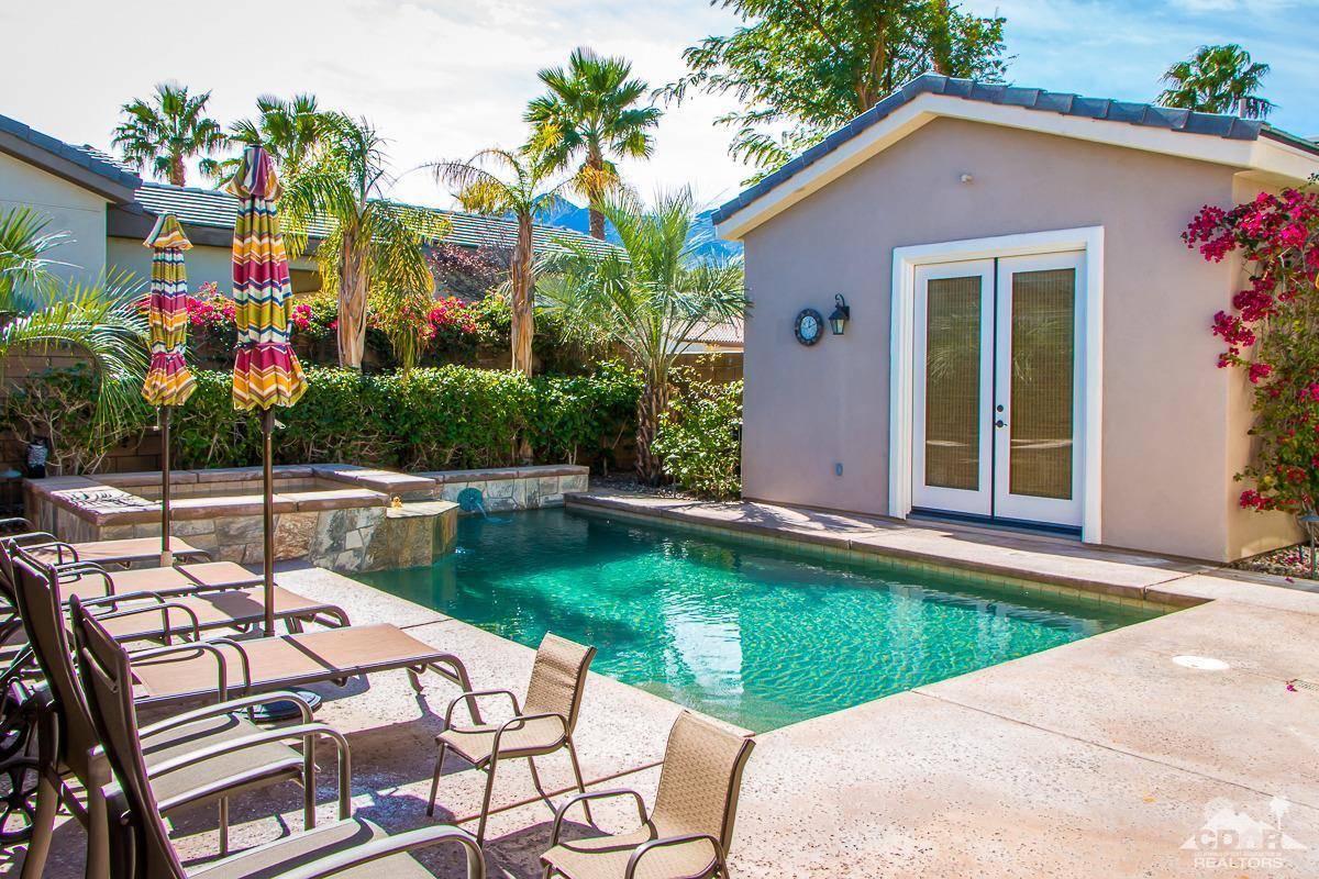 La Quinta, CA 92253,60530 Living Stone DR