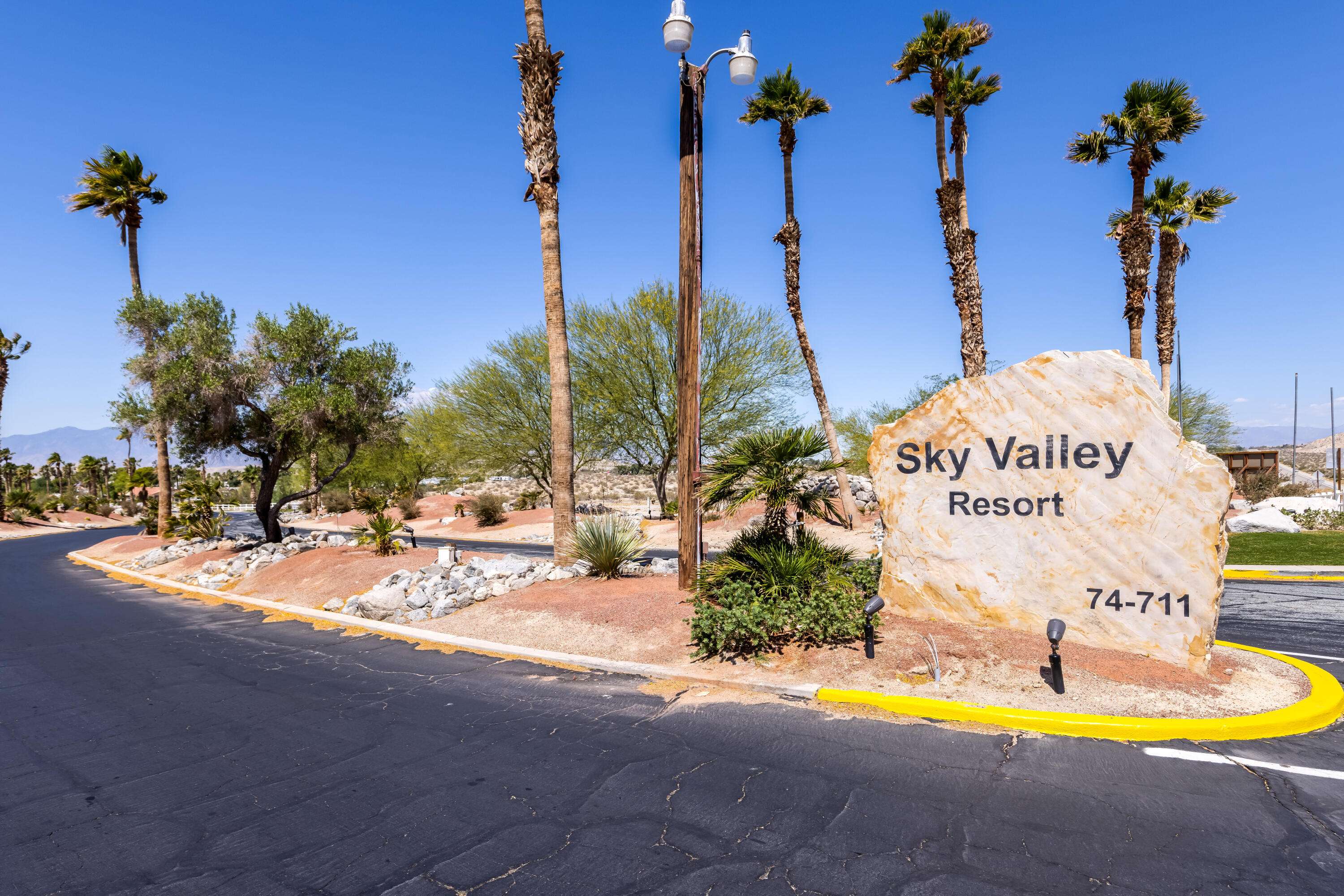 Sky Valley, CA 92241,74711 Dillon RD #123