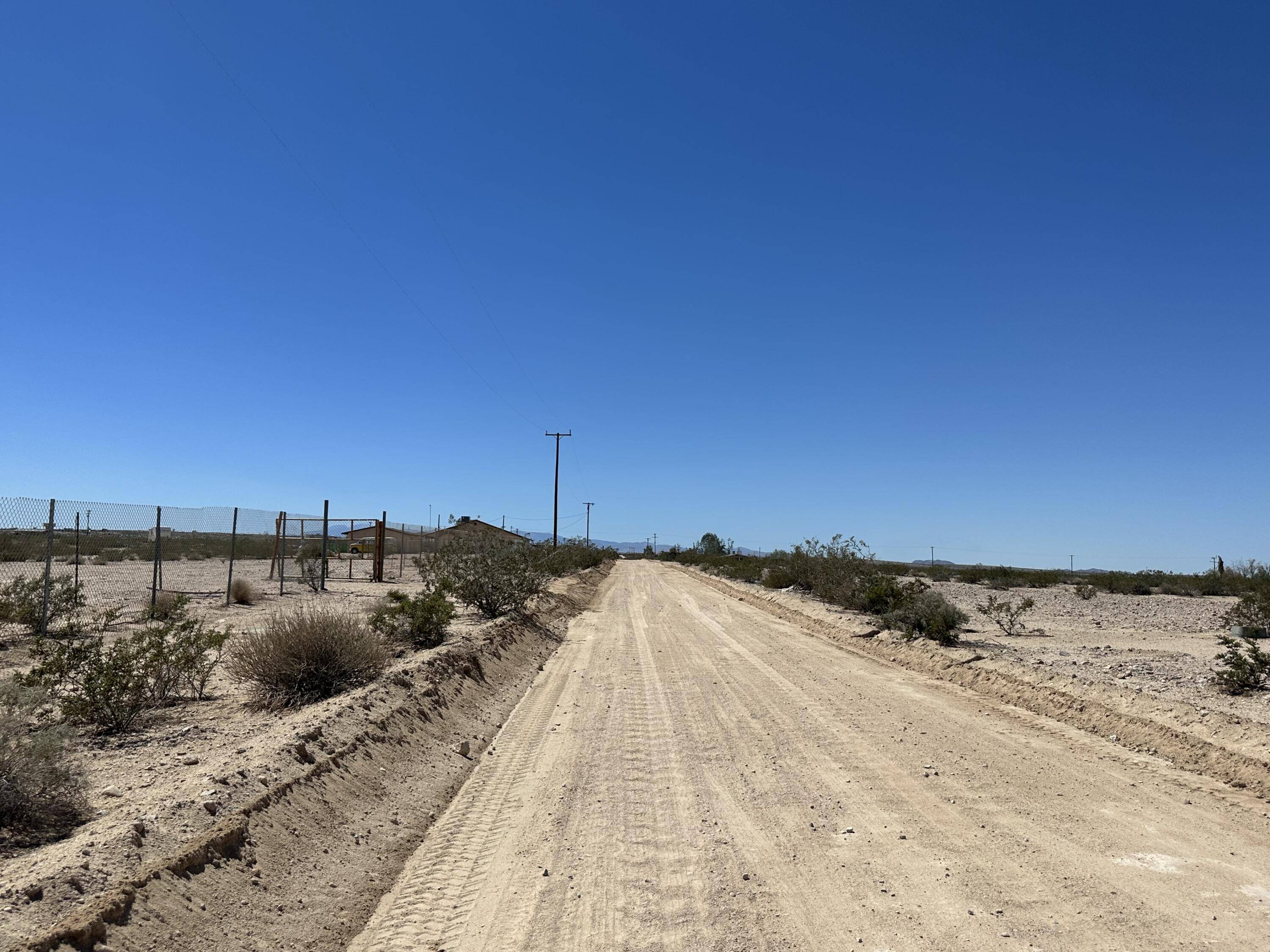 Twenty-nine Palms, CA 92277,69475 Papoose TRL