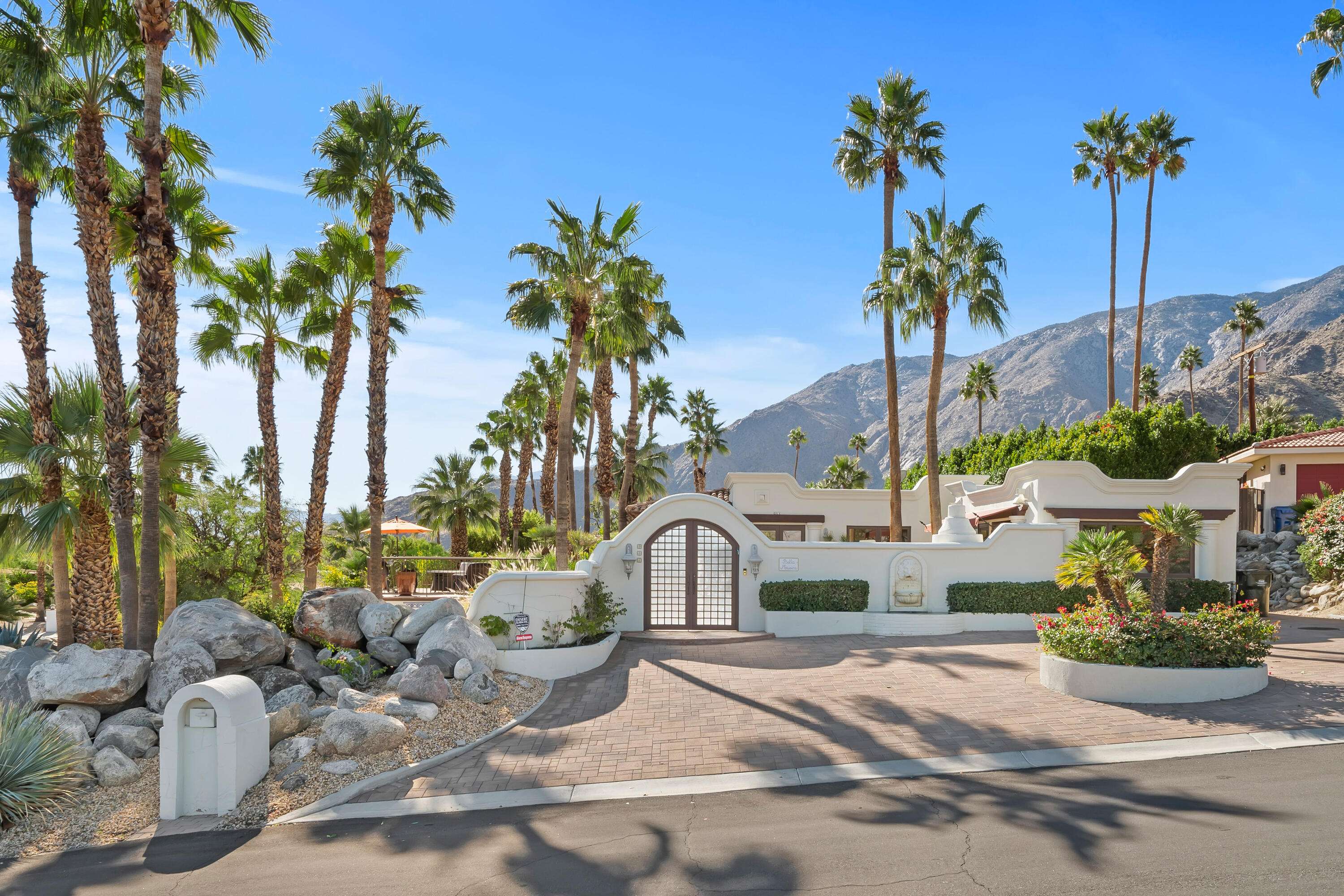 Palm Springs, CA 92262,951 W ViA Olivera