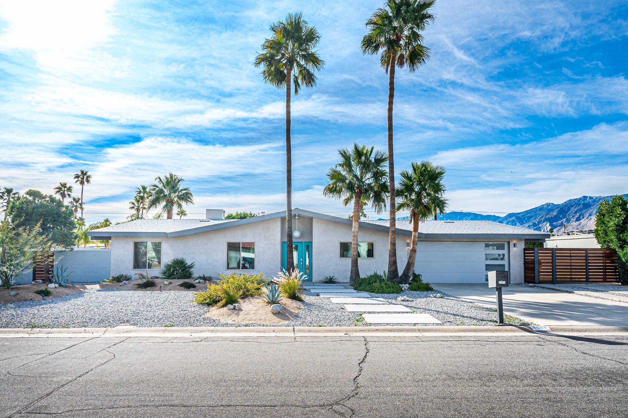 Palm Springs, CA 92262,2887 E Vincentia RD