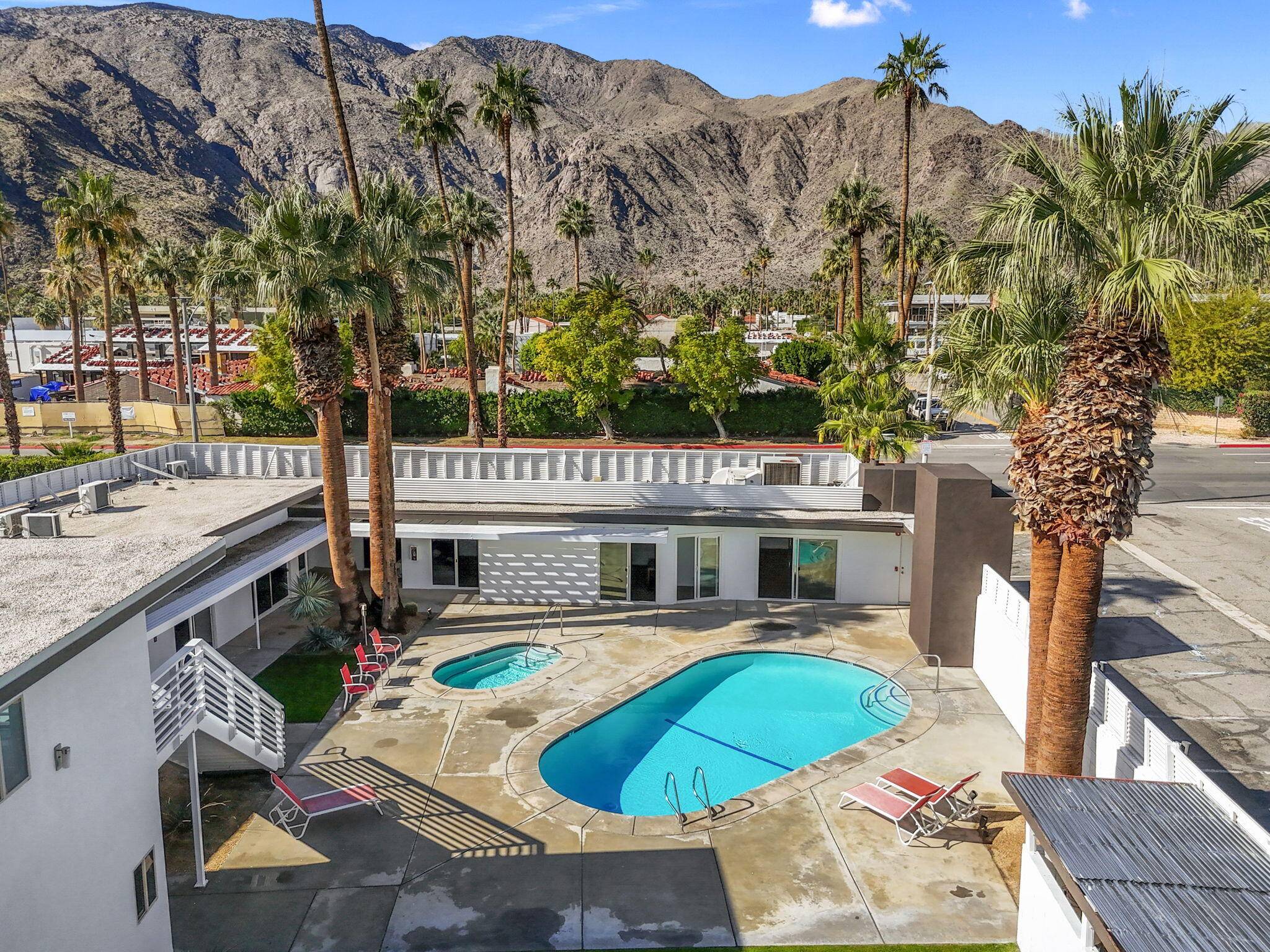 Palm Springs, CA 92262,888 N Indian Canyon DR