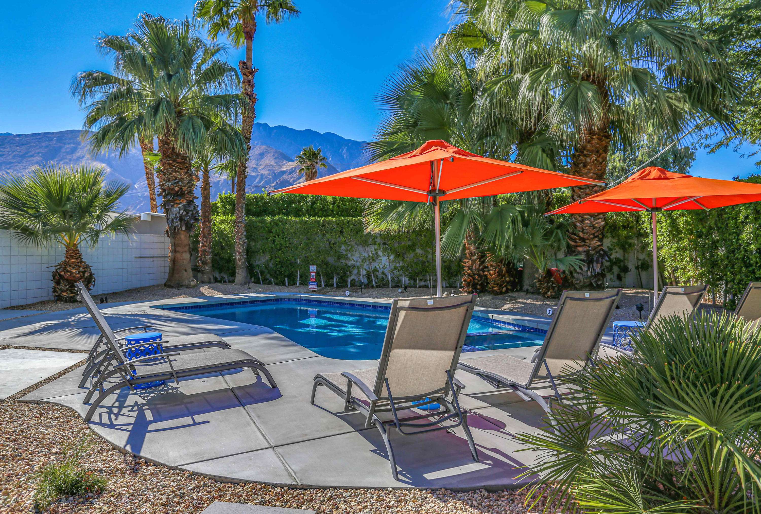 Palm Springs, CA 92262,688 E Spencer DR