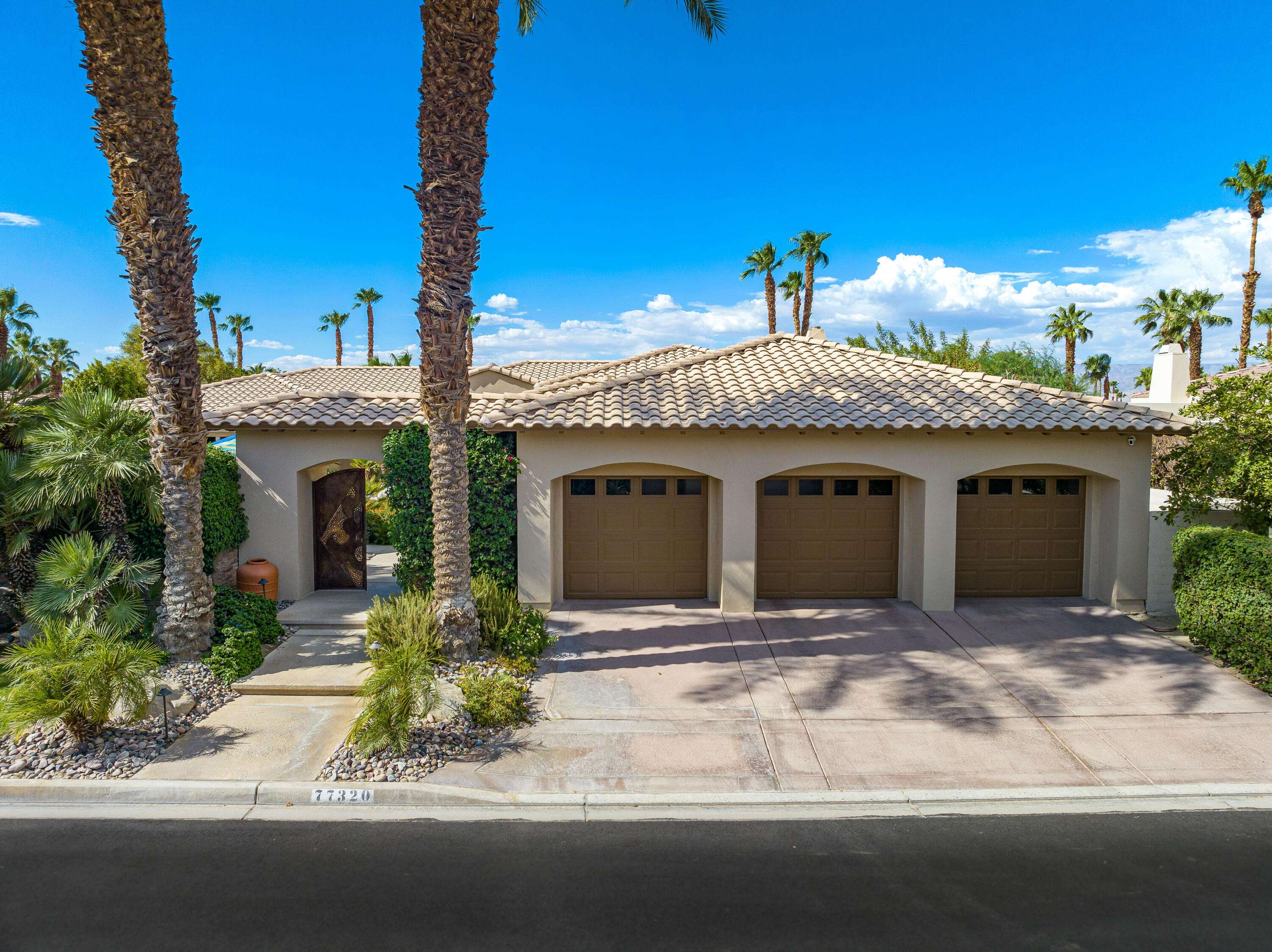 La Quinta, CA 92210,77320 Black Mountain TRL