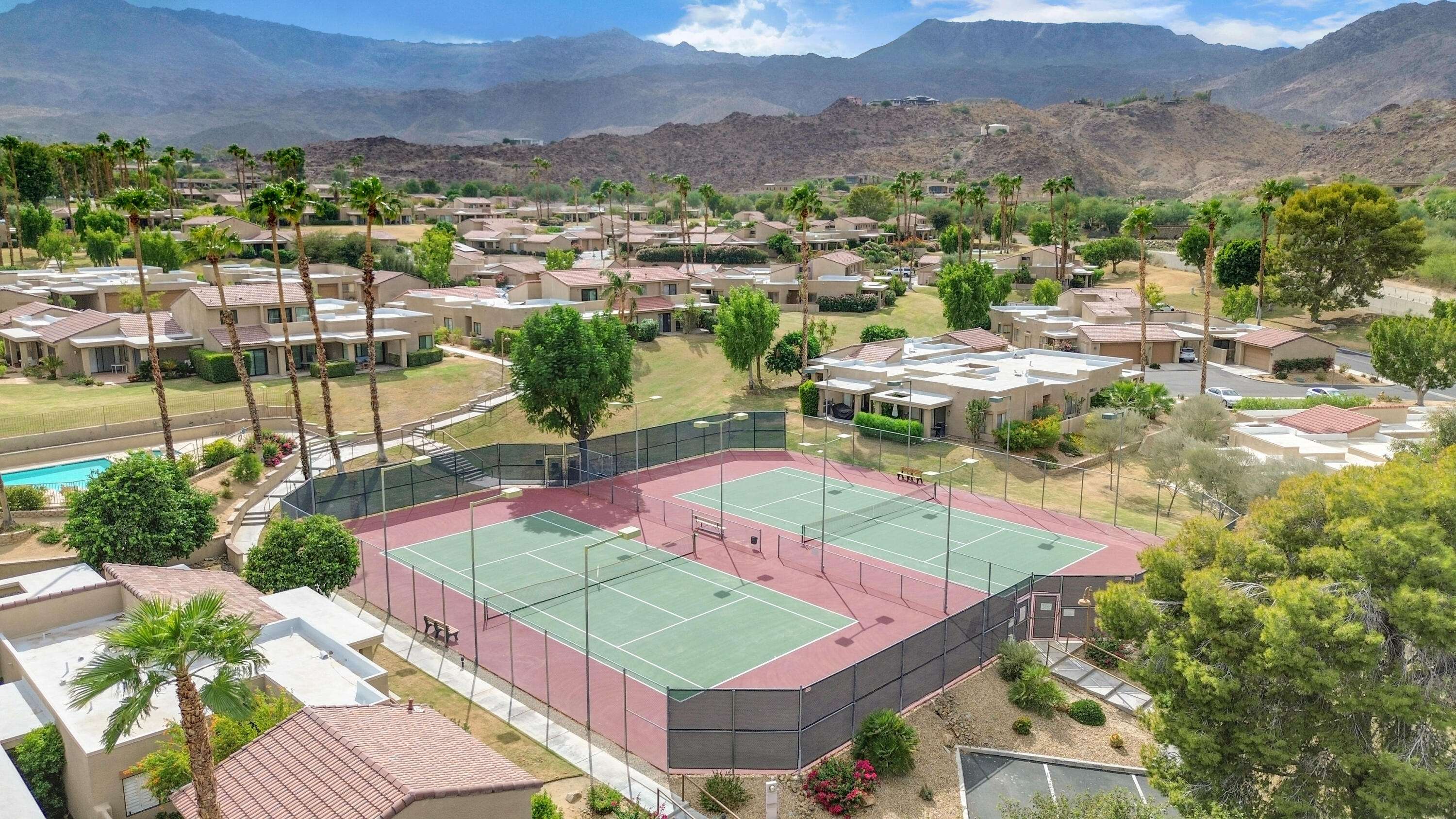 Palm Desert, CA 92260,72386 Ridgecrest LN