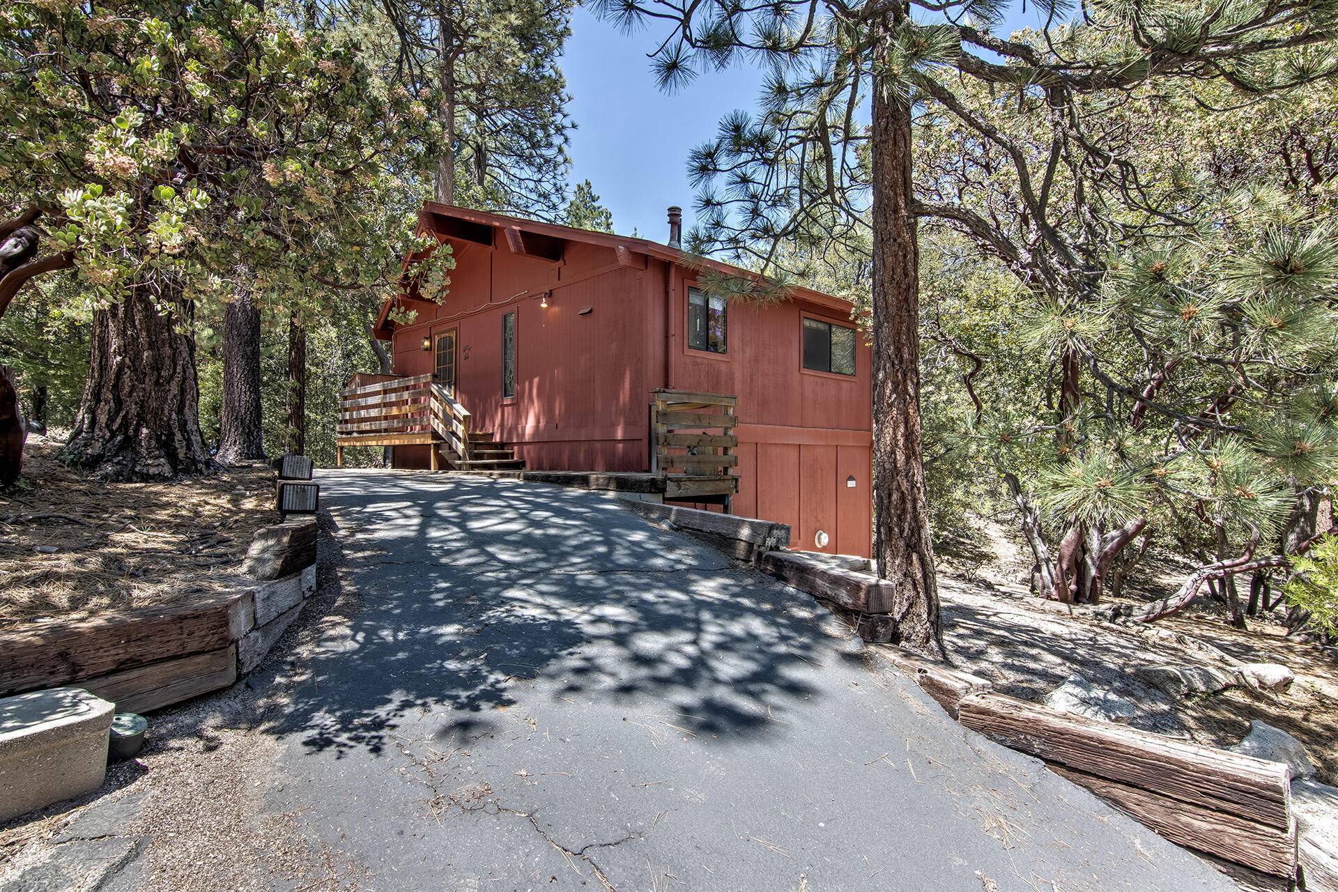 Idyllwild, CA 92549,53080 Walters DR